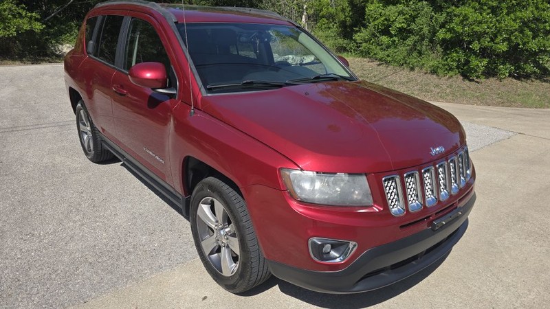 Jeep Compass Vehicle Image 8