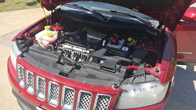 Jeep Compass Vehicle Image 14