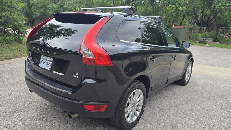 Volvo XC60 Vehicle Image 5