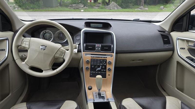 Volvo XC60 Vehicle Image 11