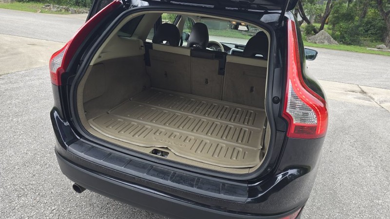 Volvo XC60 Vehicle Image 12