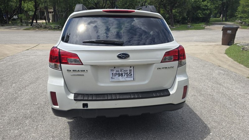 Subaru Outback Vehicle Image 5