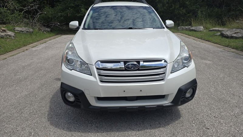 Subaru Outback Vehicle Image 9