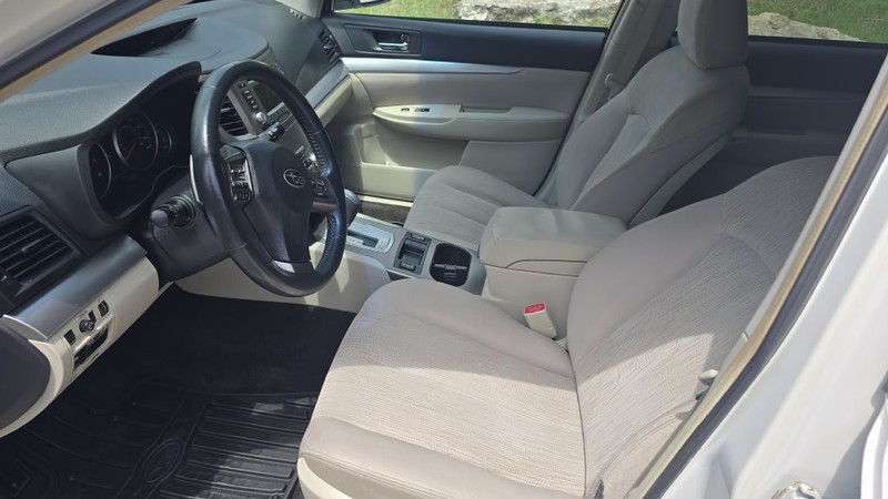 Subaru Outback Vehicle Image 10