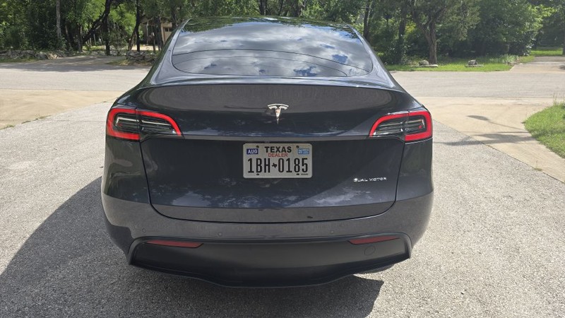 Tesla Model Y Vehicle Image 5
