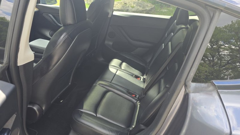 Tesla Model Y Vehicle Image 11