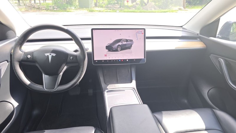Tesla Model Y Vehicle Image 12