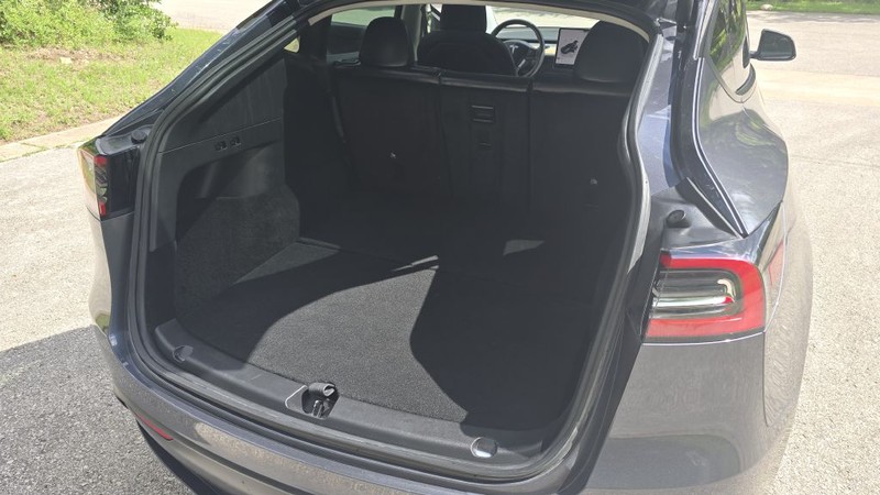 Tesla Model Y Vehicle Image 15