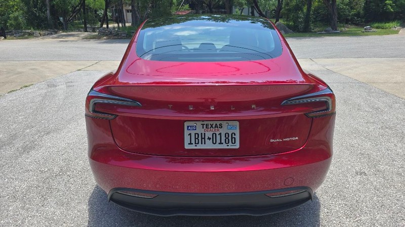 Tesla MODEL 3 Vehicle Image 3