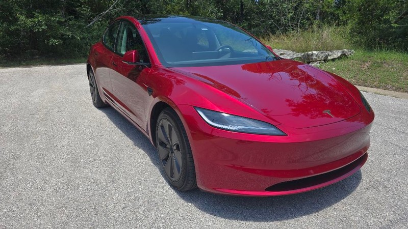 Tesla MODEL 3 Vehicle Image 7