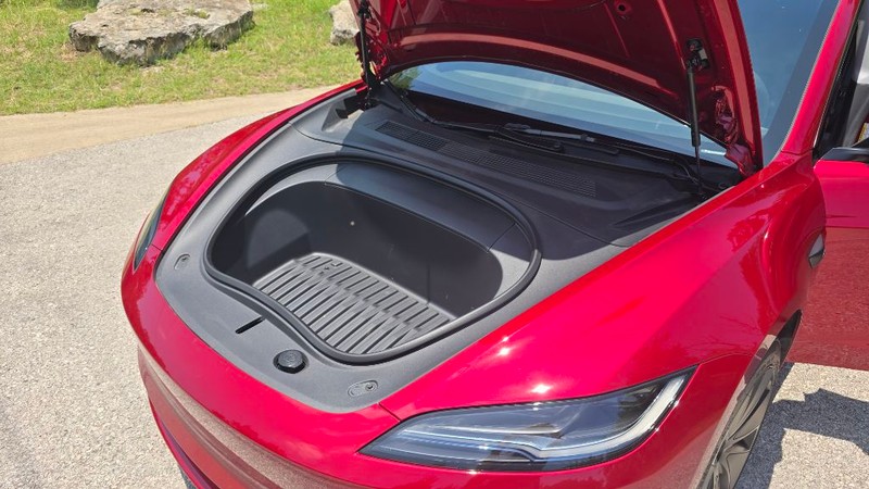 Tesla MODEL 3 Vehicle Image 18