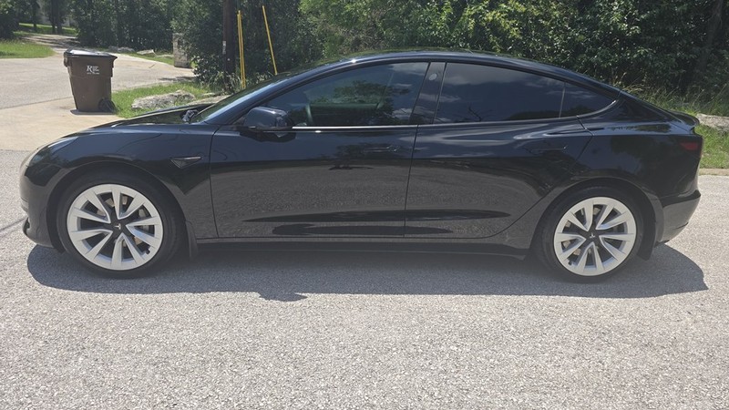 Tesla Model 3 Vehicle Image 3