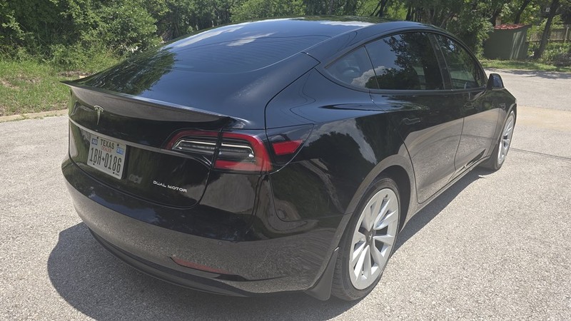 Tesla Model 3 Vehicle Image 6