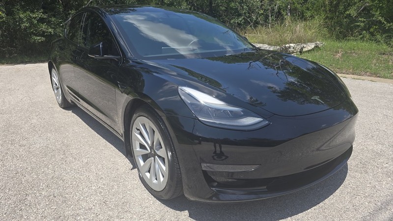 Tesla Model 3 Vehicle Image 8