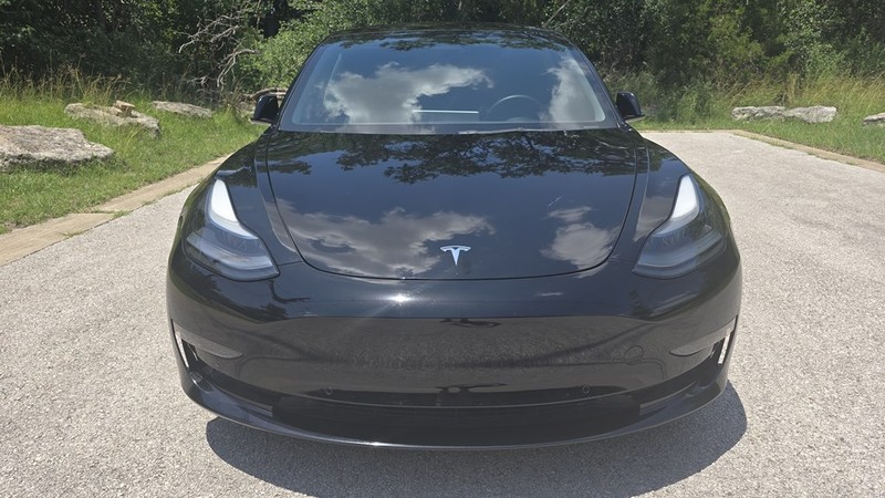 Tesla Model 3 Vehicle Image 9