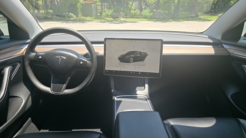Tesla Model 3 Vehicle Image 12
