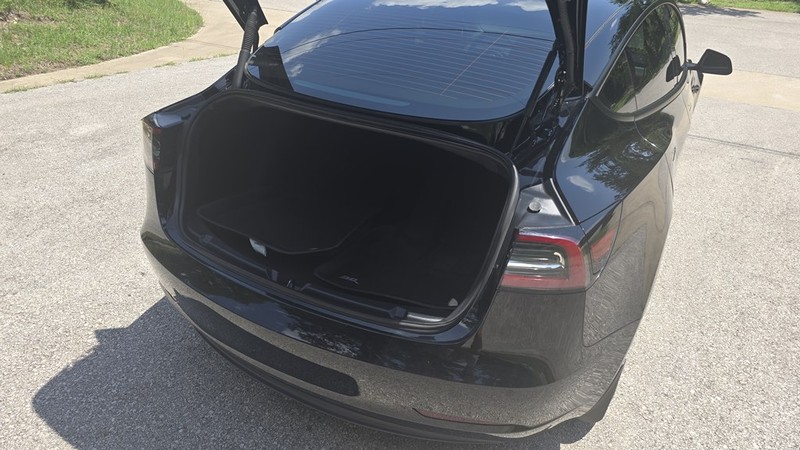 Tesla Model 3 Vehicle Image 14