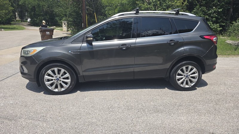 Ford Escape Vehicle Image 3
