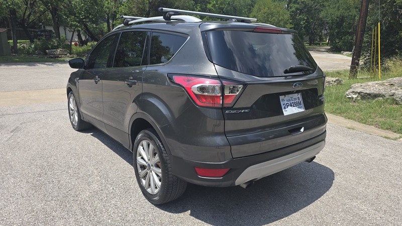 Ford Escape Vehicle Image 4
