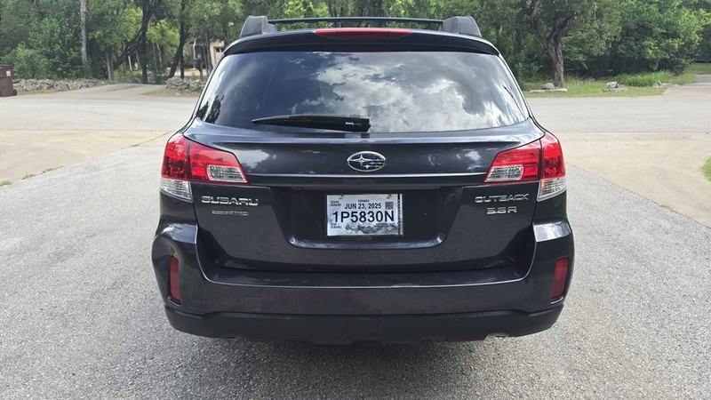 Subaru OUTBACK Vehicle Image 5