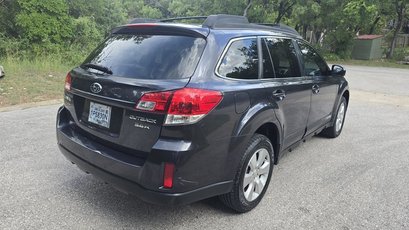 Subaru OUTBACK Vehicle Image 6
