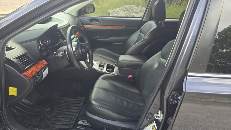 Subaru OUTBACK Vehicle Image 10
