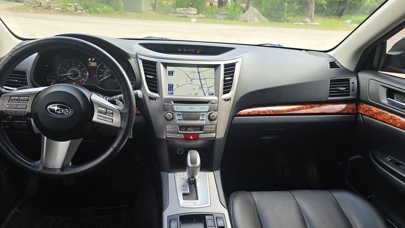 Subaru OUTBACK Vehicle Image 12