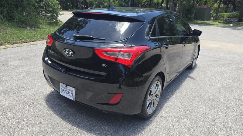 Hyundai ELANTRA GT Vehicle Image 6