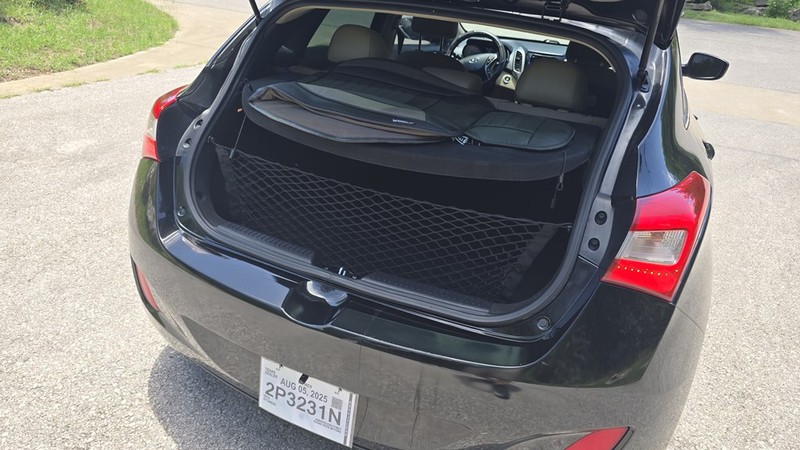 Hyundai ELANTRA GT Vehicle Image 13