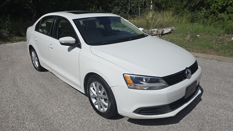Volkswagen JETTA Vehicle Image 8
