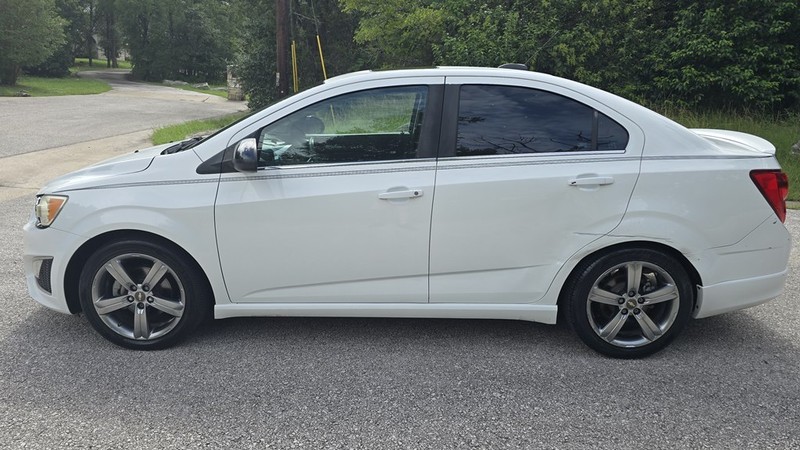 Chevrolet SONIC Vehicle Image 3