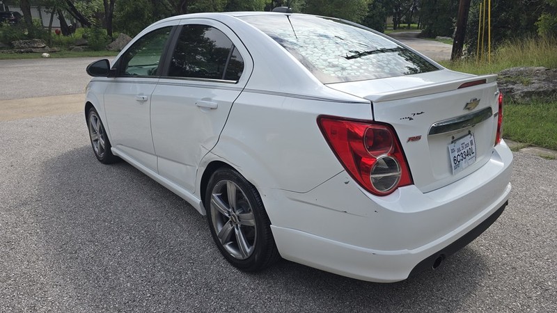 Chevrolet SONIC Vehicle Image 4