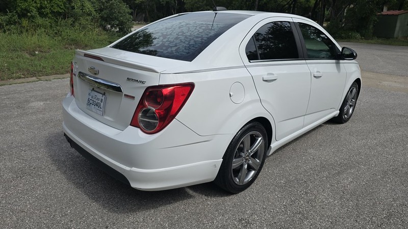 Chevrolet SONIC Vehicle Image 6