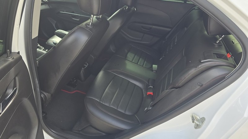 Chevrolet SONIC Vehicle Image 11