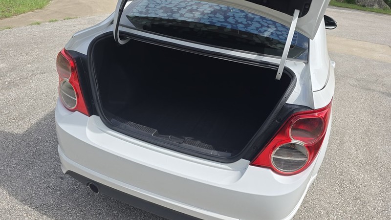 Chevrolet SONIC Vehicle Image 12