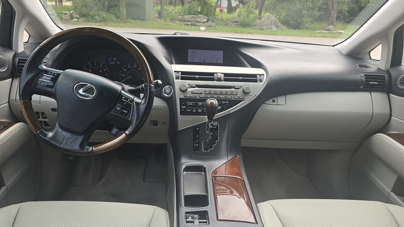 Lexus RX Vehicle Image 12