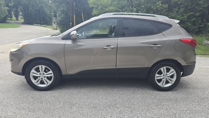 Hyundai TUCSON Vehicle Image 3