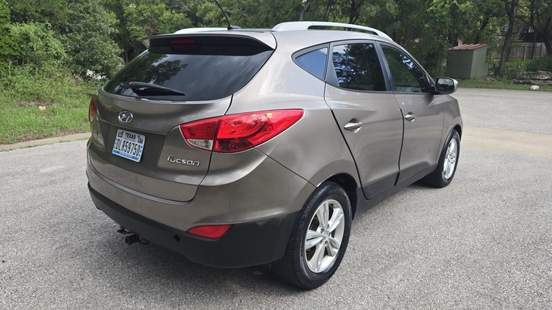 Hyundai TUCSON Vehicle Image 6