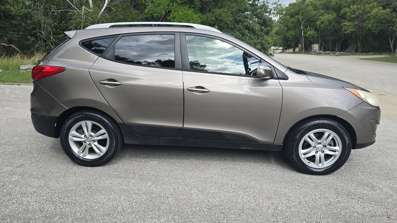 Hyundai TUCSON Vehicle Image 7