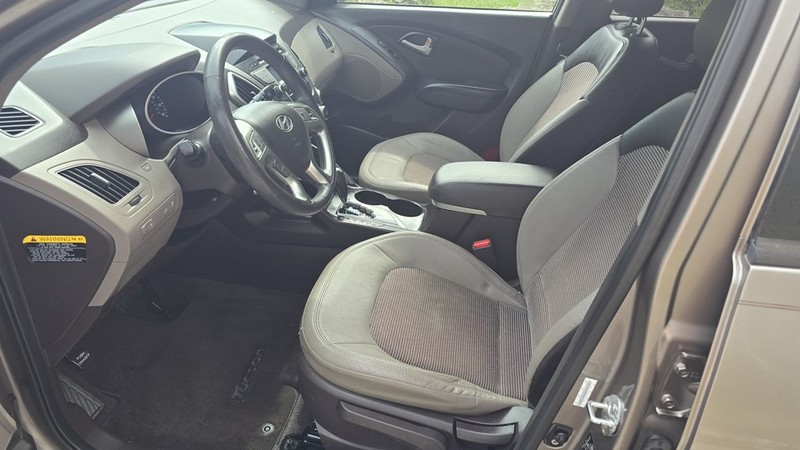 Hyundai TUCSON Vehicle Image 10