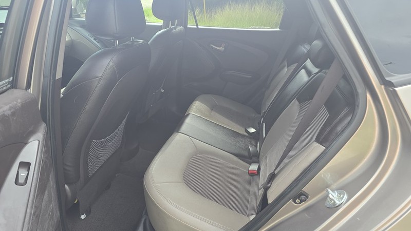 Hyundai TUCSON Vehicle Image 11
