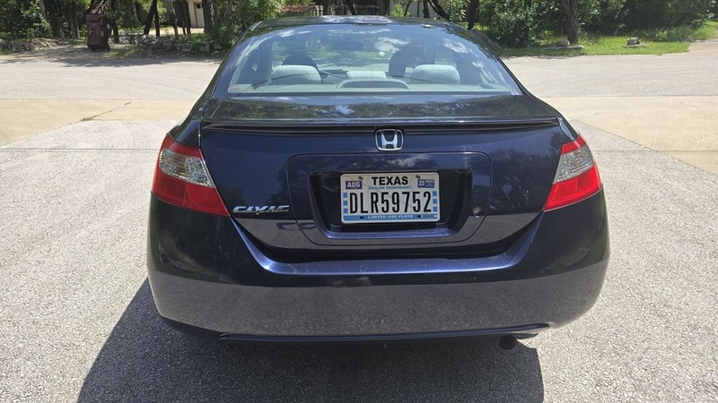 Honda CIVIC Vehicle Image 5