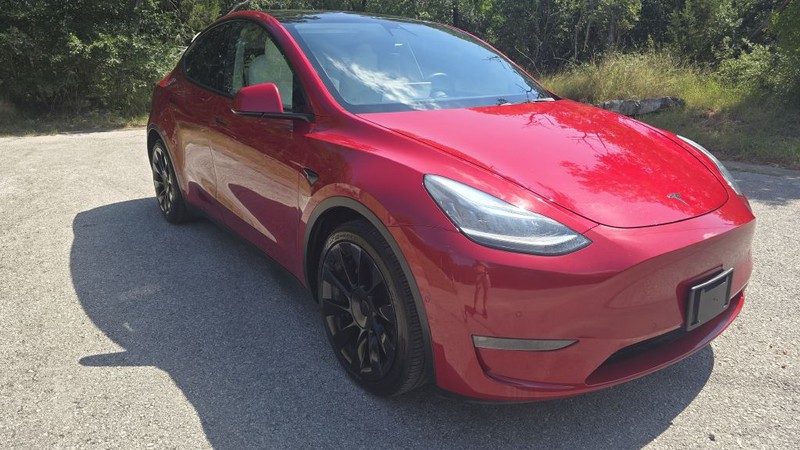 Tesla MODEL Y Vehicle Image 7
