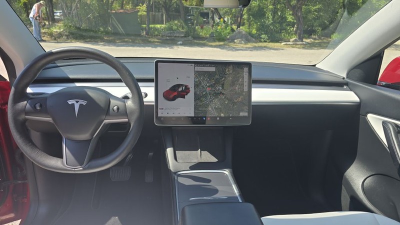 Tesla MODEL Y Vehicle Image 12