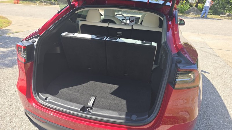 Tesla MODEL Y Vehicle Image 13