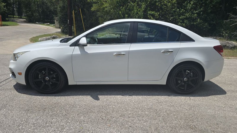 Chevrolet CRUZE LIMITED Vehicle Image 2