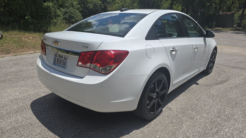 Chevrolet CRUZE LIMITED Vehicle Image 5