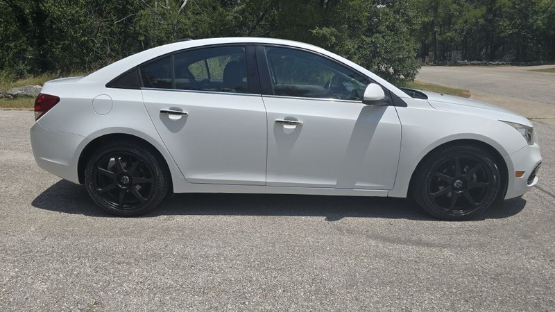 Chevrolet CRUZE LIMITED Vehicle Image 6