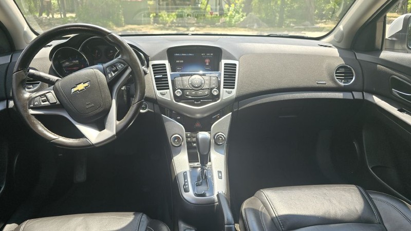 Chevrolet CRUZE LIMITED Vehicle Image 11