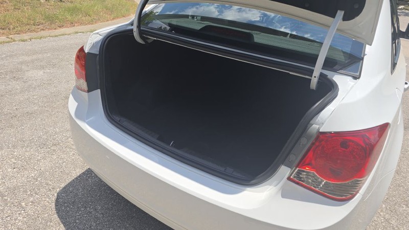 Chevrolet CRUZE LIMITED Vehicle Image 12